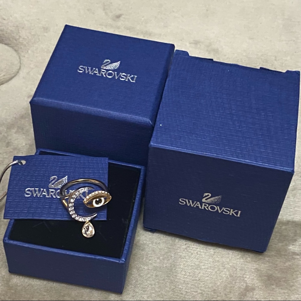 SWAROVSKI Ring - like new unique design with box